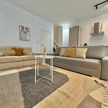 Constancia By Pineapple Homes Διαμέρισμα *