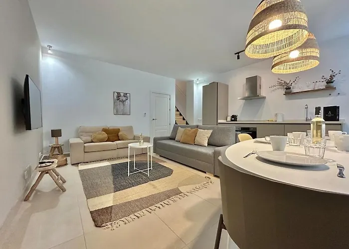 Constancia By Pineapple Homes Daire